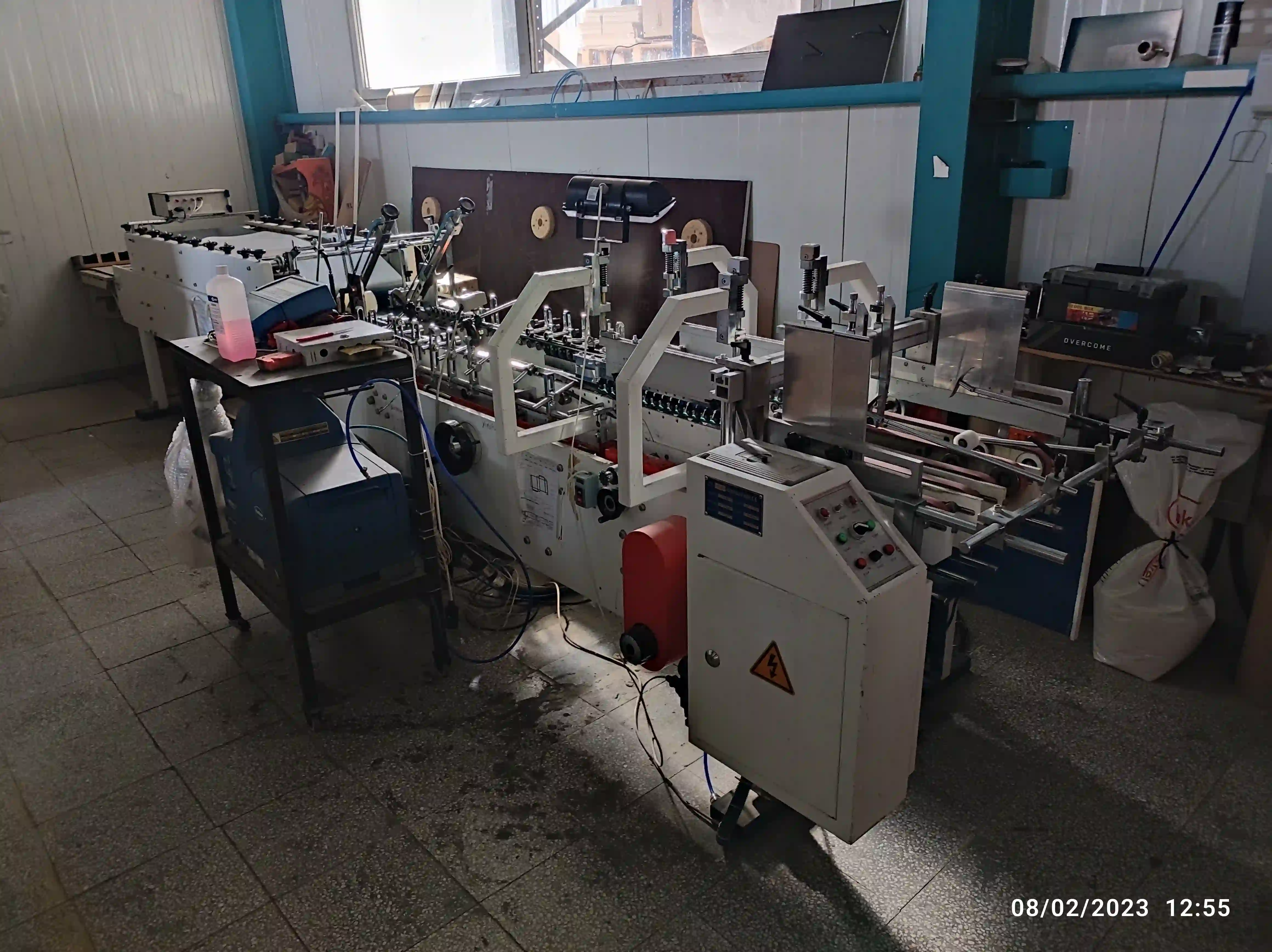 Industrial machines for cardboard packaging